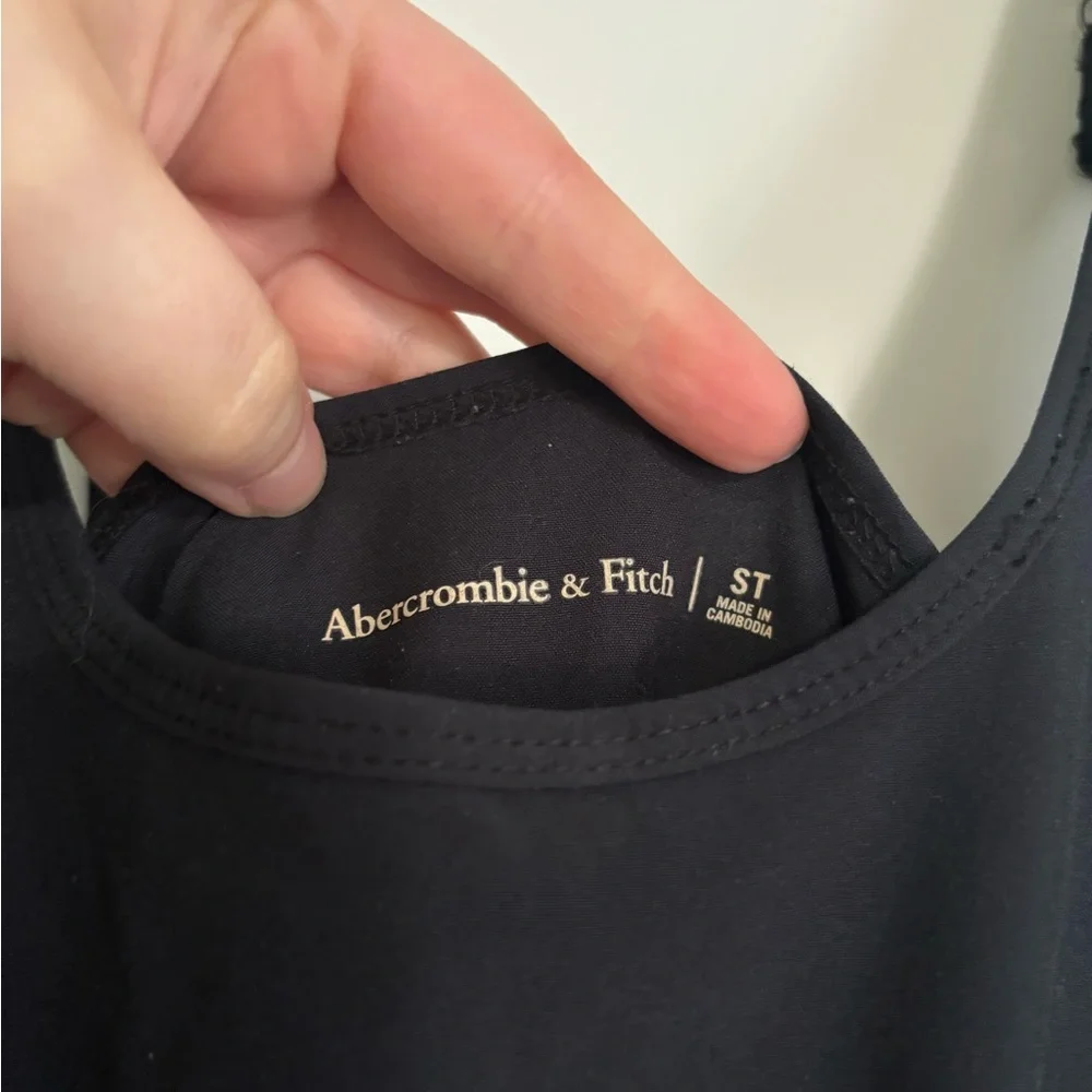 Abercrombie & Fitch Solid Black Traveler Romper Sz ST - Picture 5 of 9